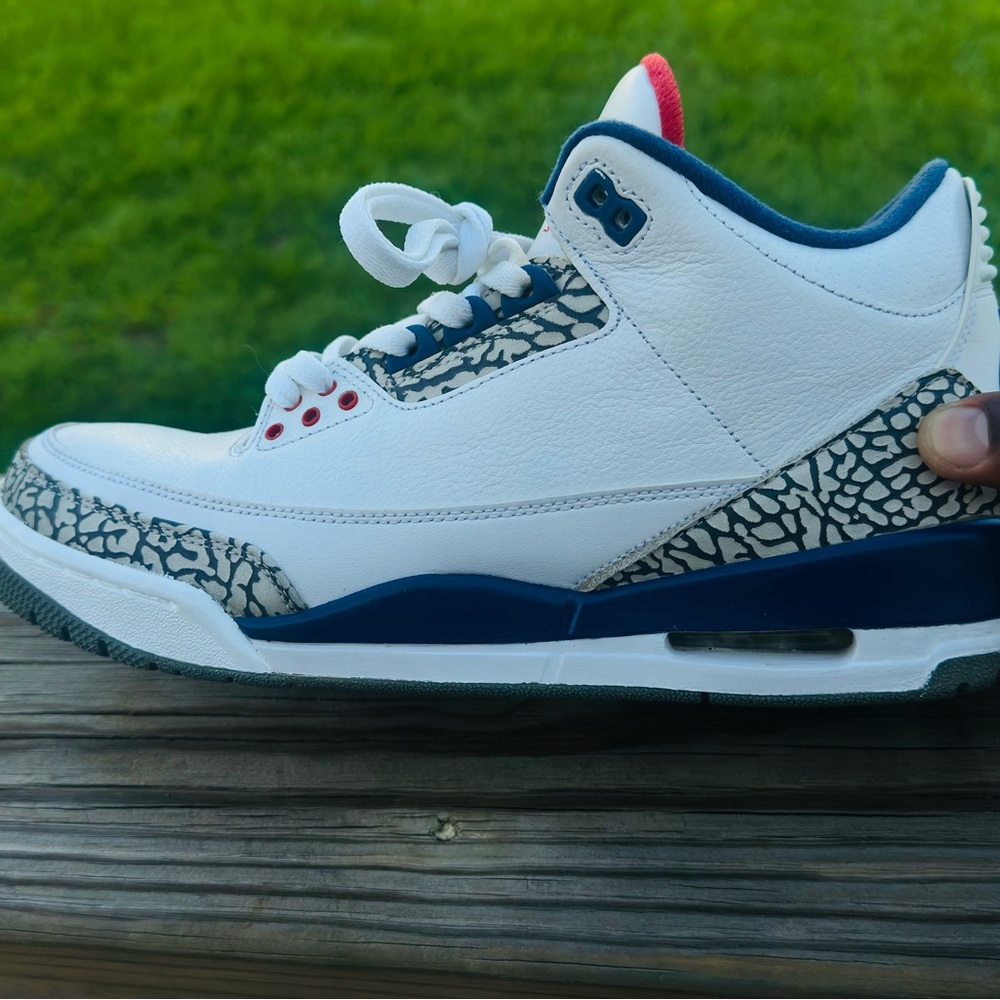 Jordan Retro 3 True Blue Sneakers